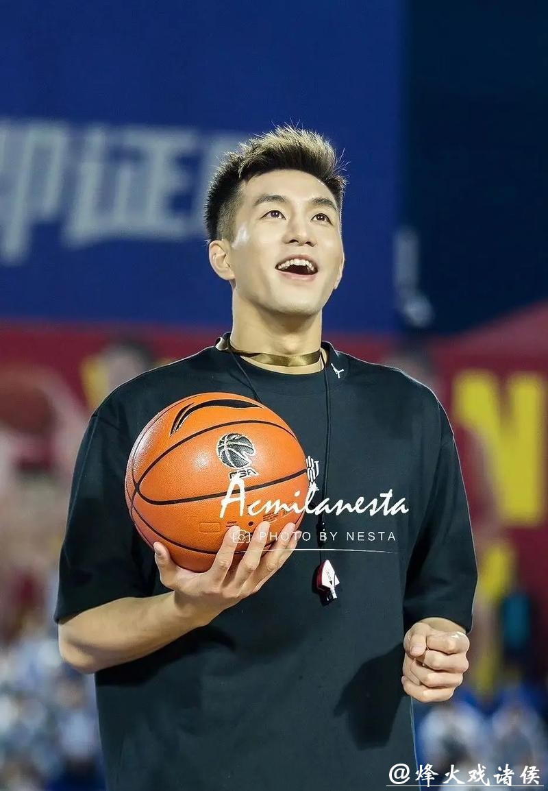 官宣复出!郭艾伦仅打两场仍积极争取全明星入选 官宣复出!郭艾伦仅打两场仍积极争取全明星入选